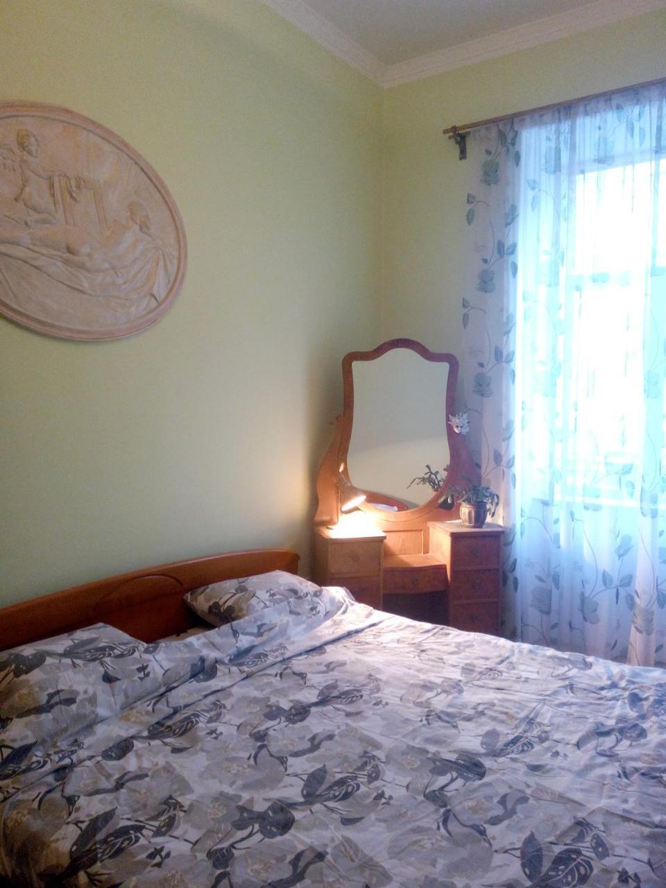 Flat On Sheptytskykh Lejlighed Lviv Eksteriør billede