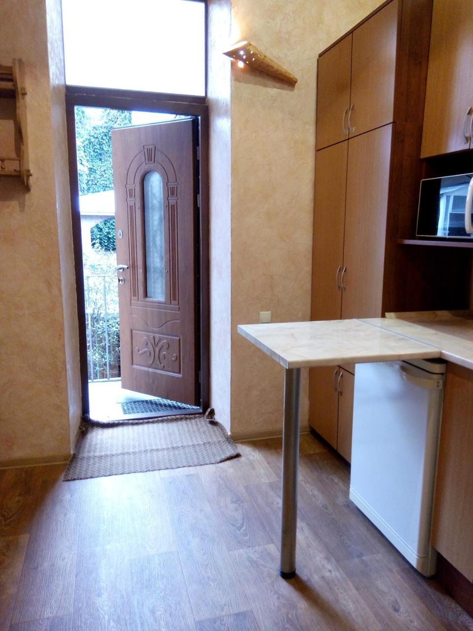 Flat On Sheptytskykh Lejlighed Lviv Eksteriør billede