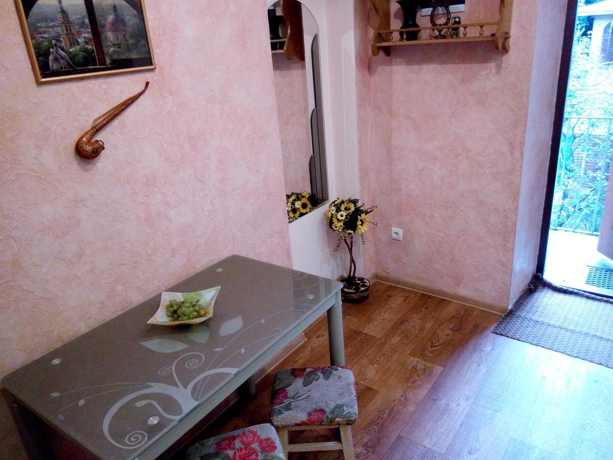 Flat On Sheptytskykh Lejlighed Lviv Eksteriør billede