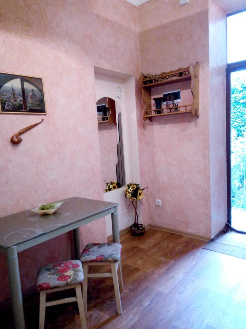 Flat On Sheptytskykh Lejlighed Lviv Eksteriør billede