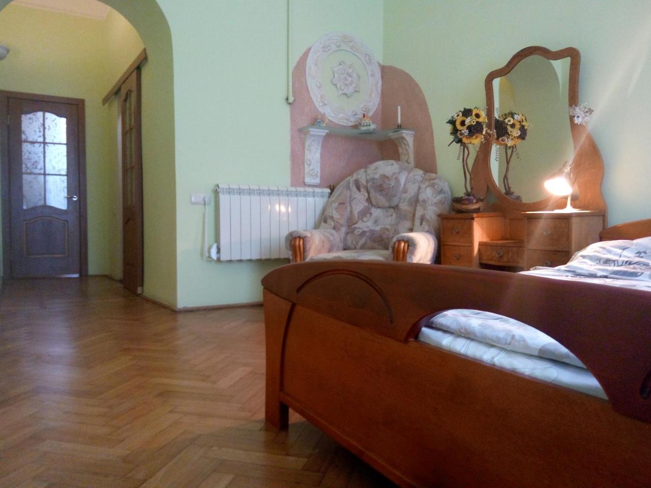 Flat On Sheptytskykh Lejlighed Lviv Eksteriør billede
