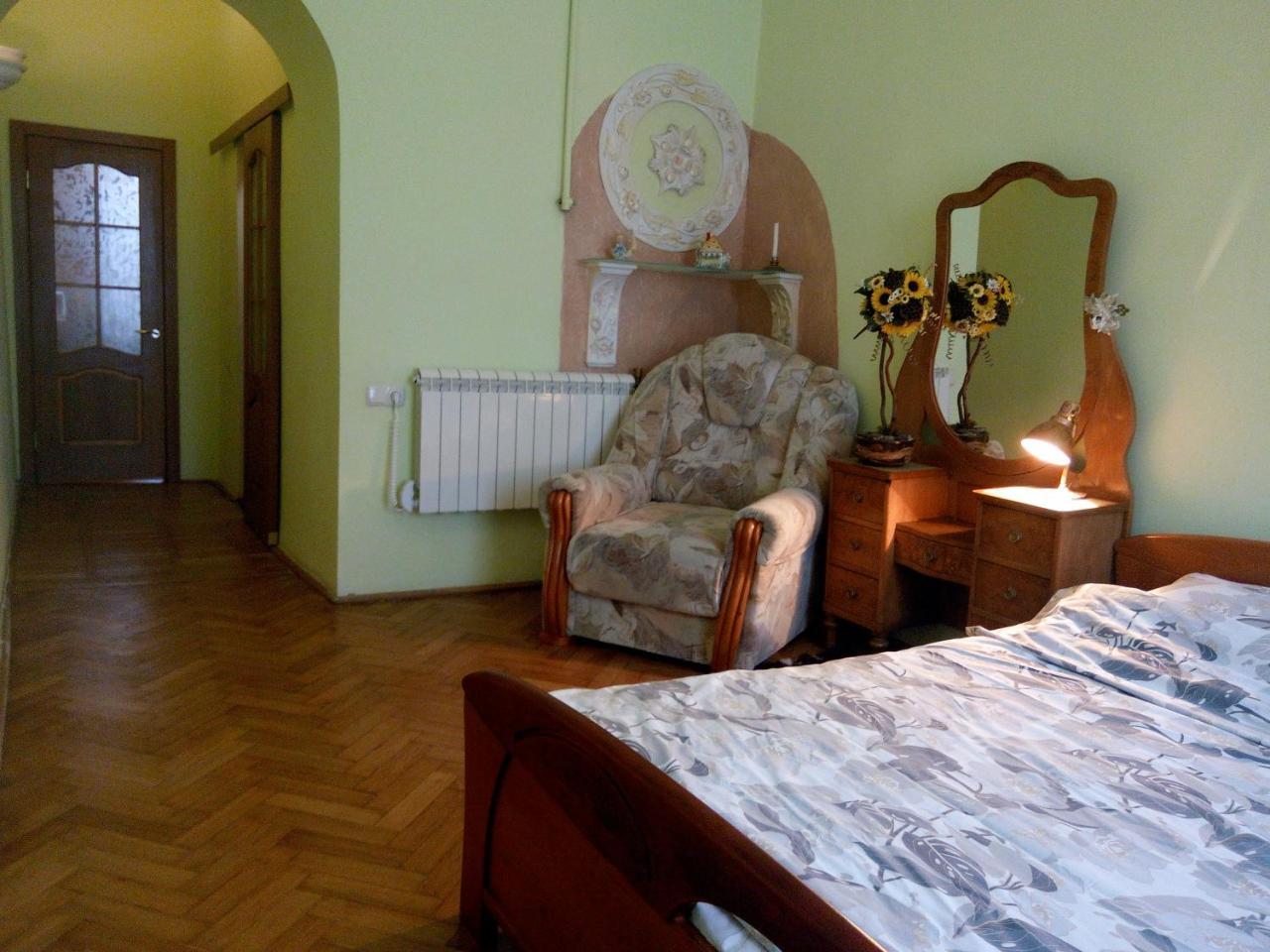 Flat On Sheptytskykh Lejlighed Lviv Eksteriør billede